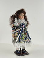 Posliinikoristenukke 42 cm – Promenade Collection