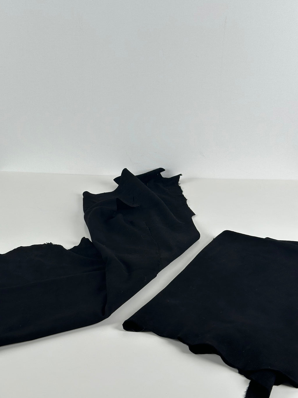 Aito mokkanahka – Goat Suede Black (1 vuota)