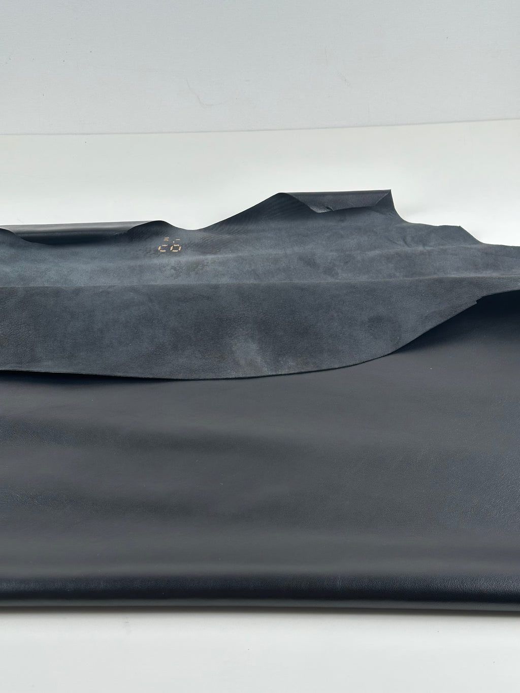 Aito lampaan nahka – Valencia Soft Lamb Black (1 vuota)