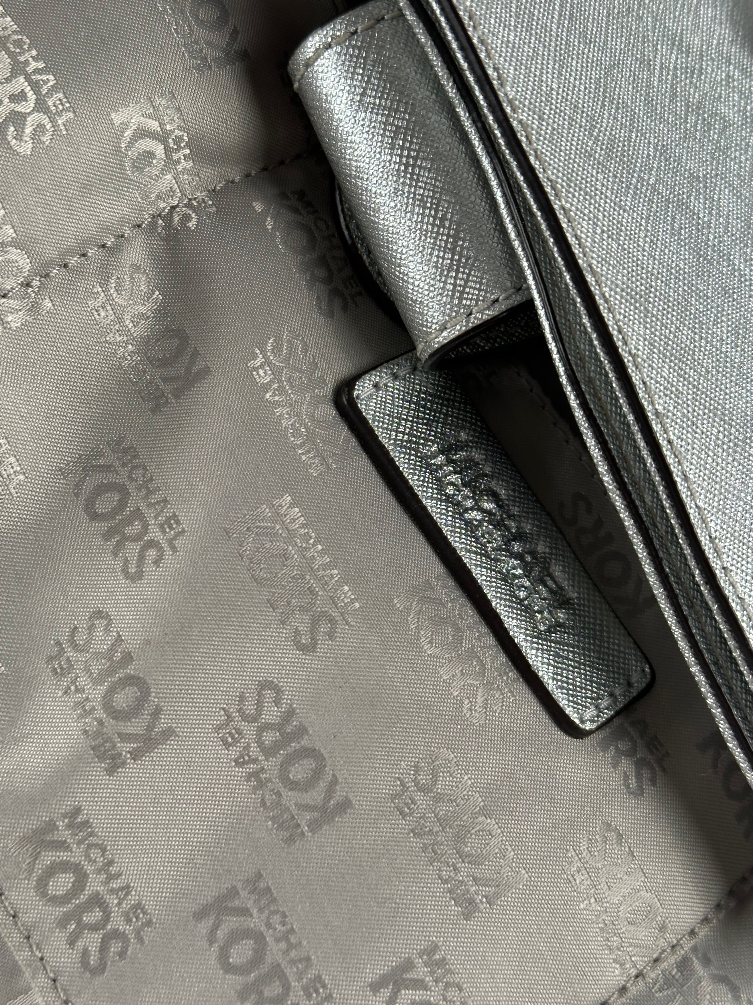 Michael Kors – hopea saffiano nahkalaukku
