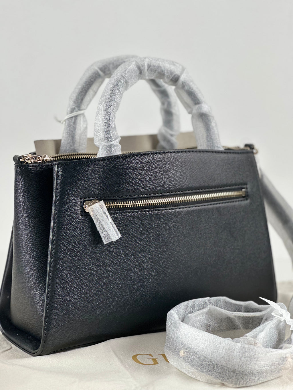 GUESS satchel -käsilaukku