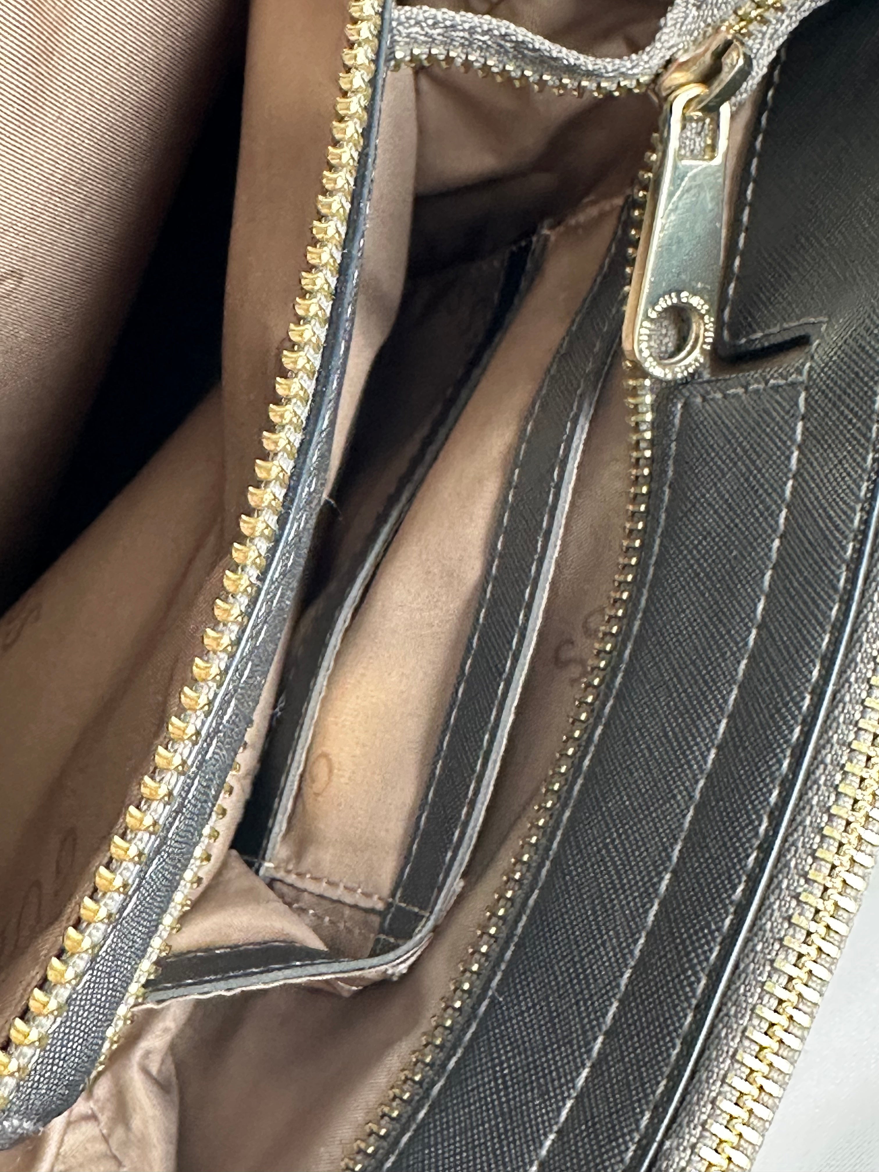 Michael Kors – hopea saffiano nahkalaukku
