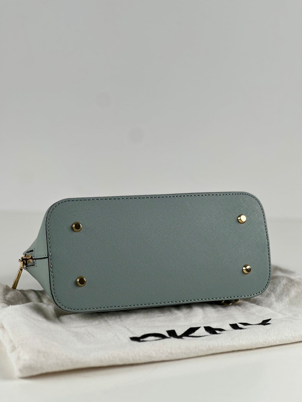 DKNY saffiano nahkalaukku