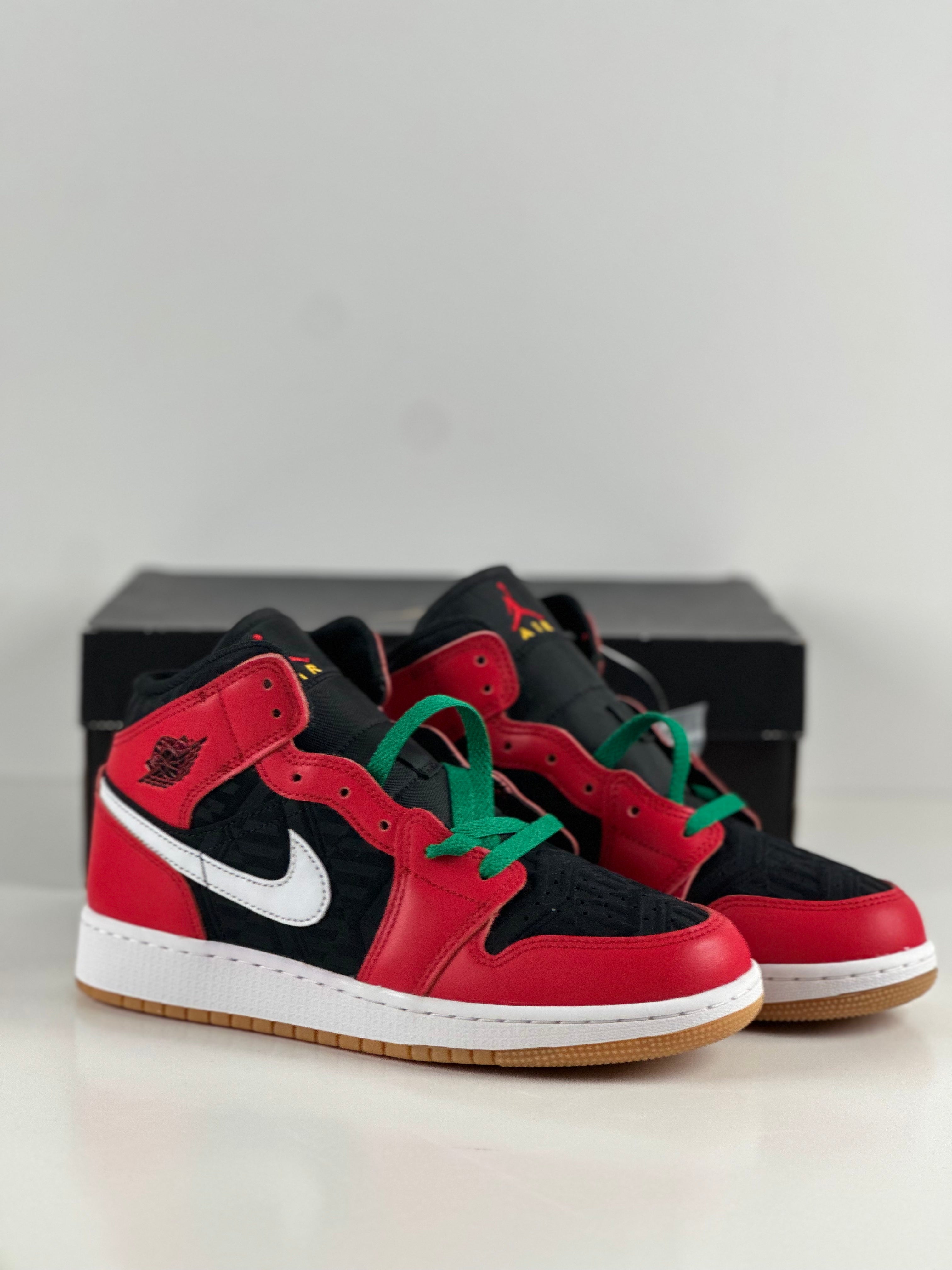 Air Jordan 1 Mid SE (GS) – Black / Fire Red / Malachite – EU 38