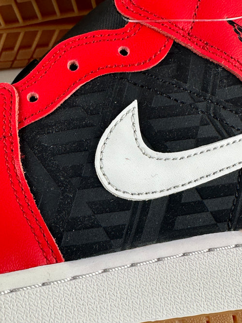 Air Jordan 1 Mid SE (GS) – Black / Fire Red / Malachite – EU 38