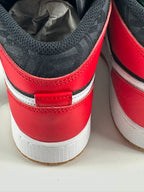 Air Jordan 1 Mid SE (GS) – Black / Fire Red / Malachite – EU 38