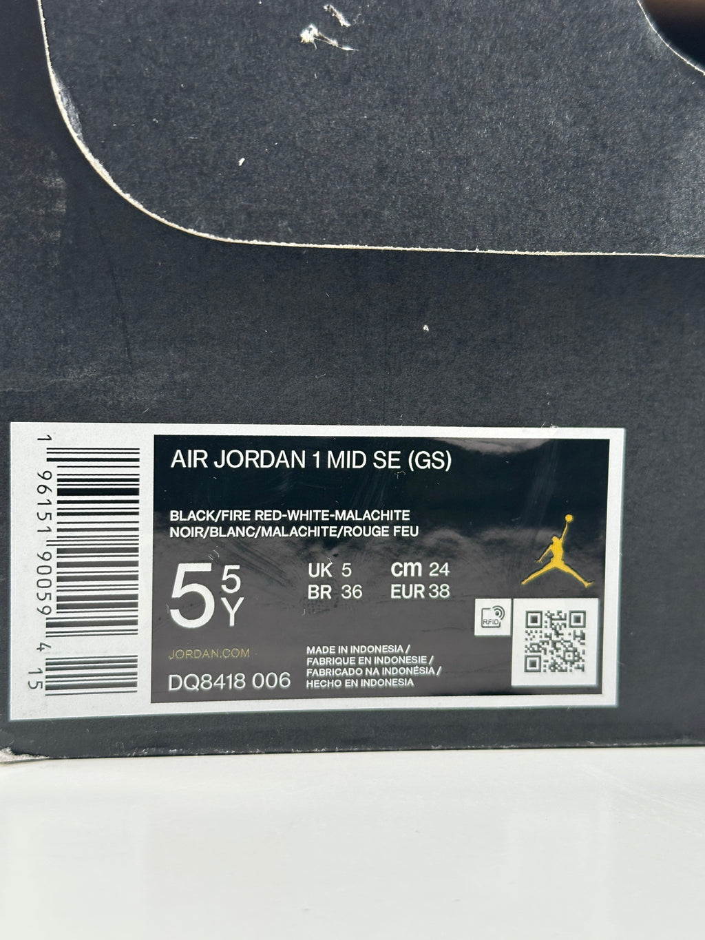 Air Jordan 1 Mid SE (GS) – Black / Fire Red / Malachite – EU 38