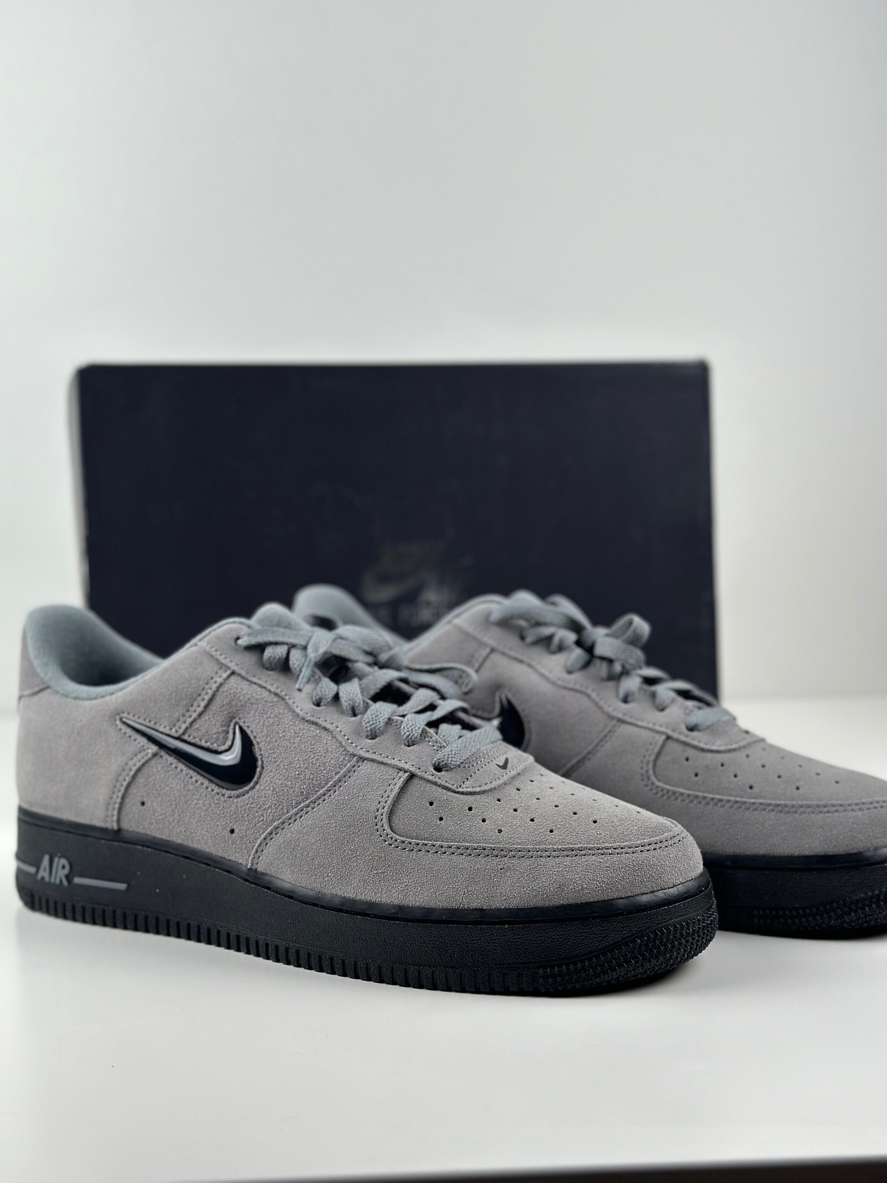 Nike Air Force 1 Jewel Cool Grey / Black (EUR 45)