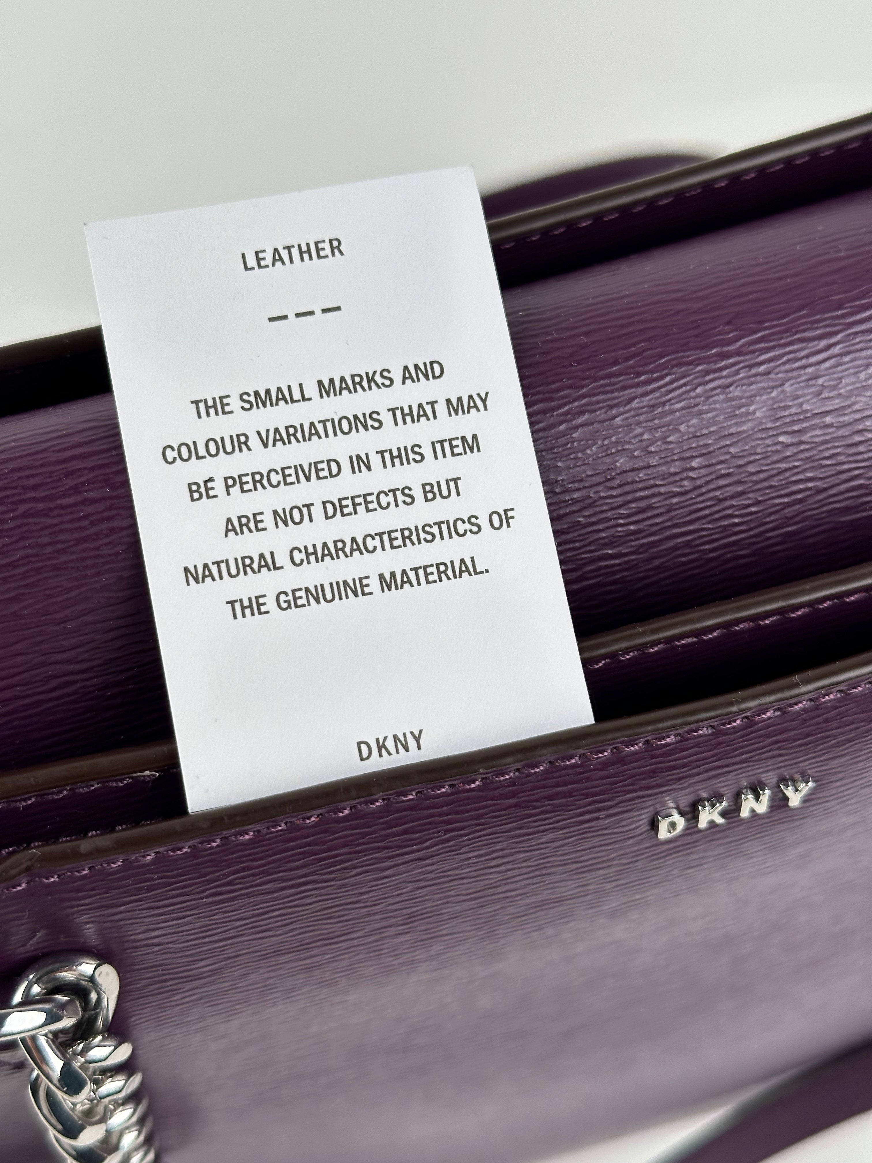 DKNY – luumunvioletti nahkainen käsilaukku