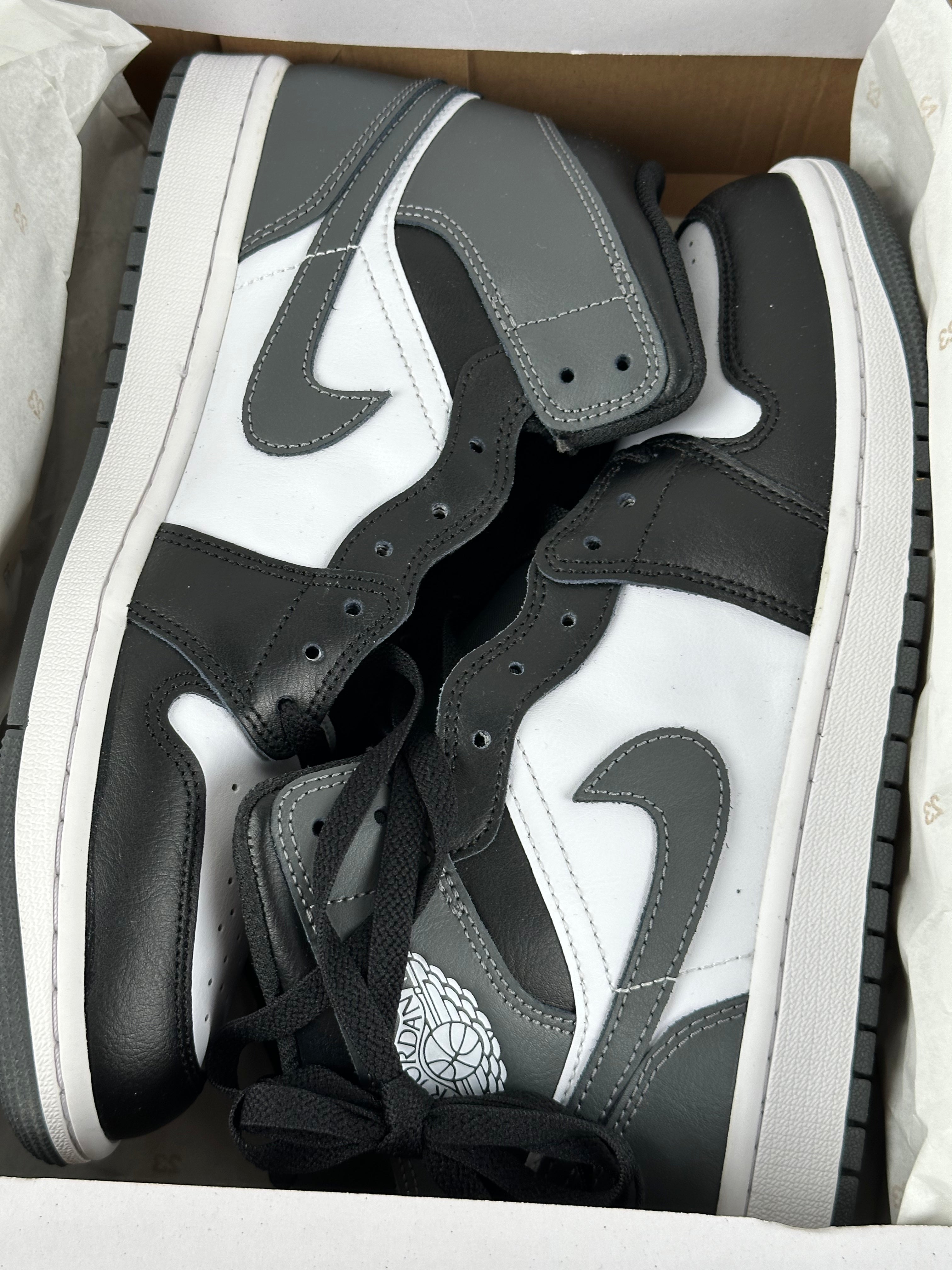 Air Jordan 1 Mid "Black/White-Grey"