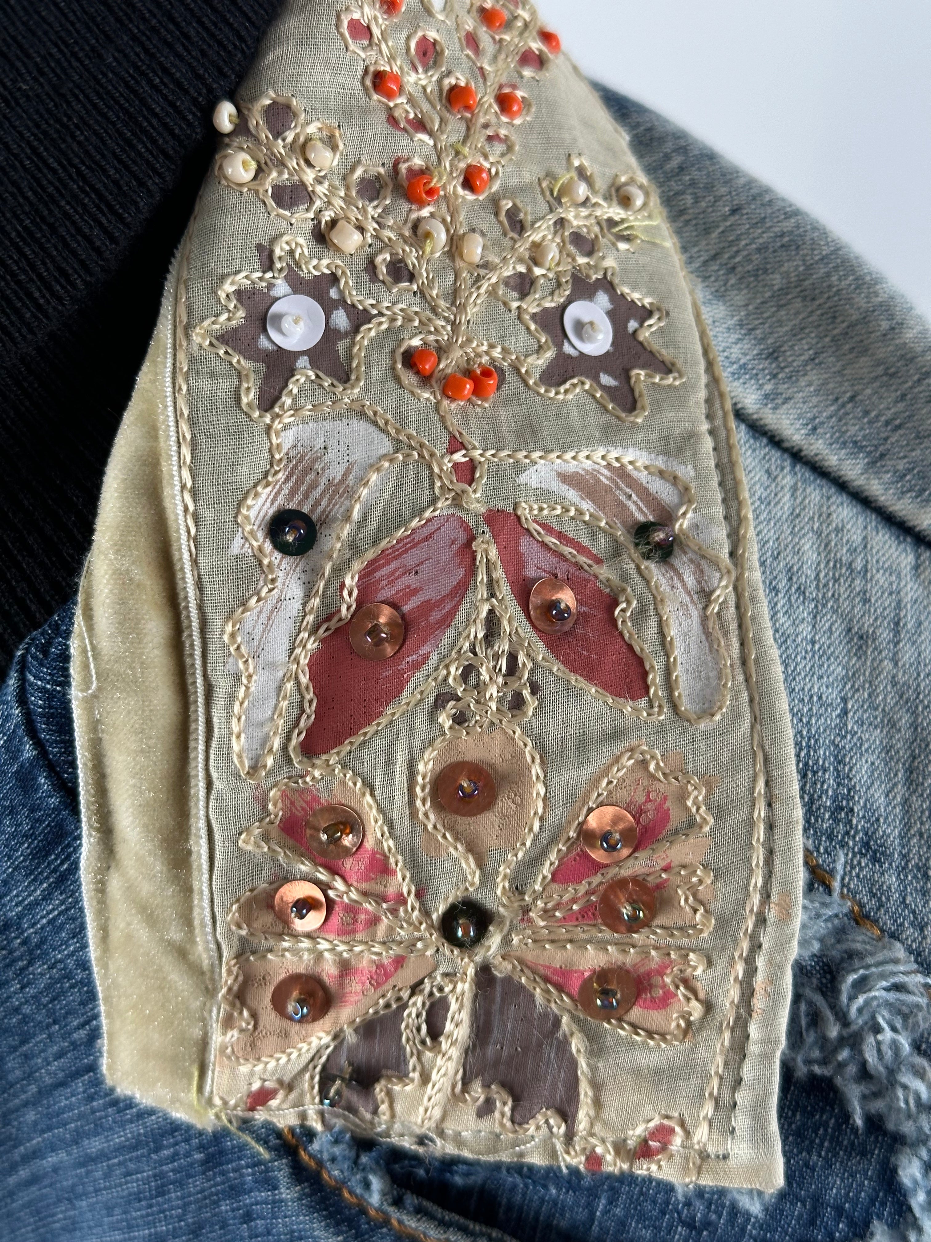 ✨ Gamino Paris – helmikirjailtu farkkutakki