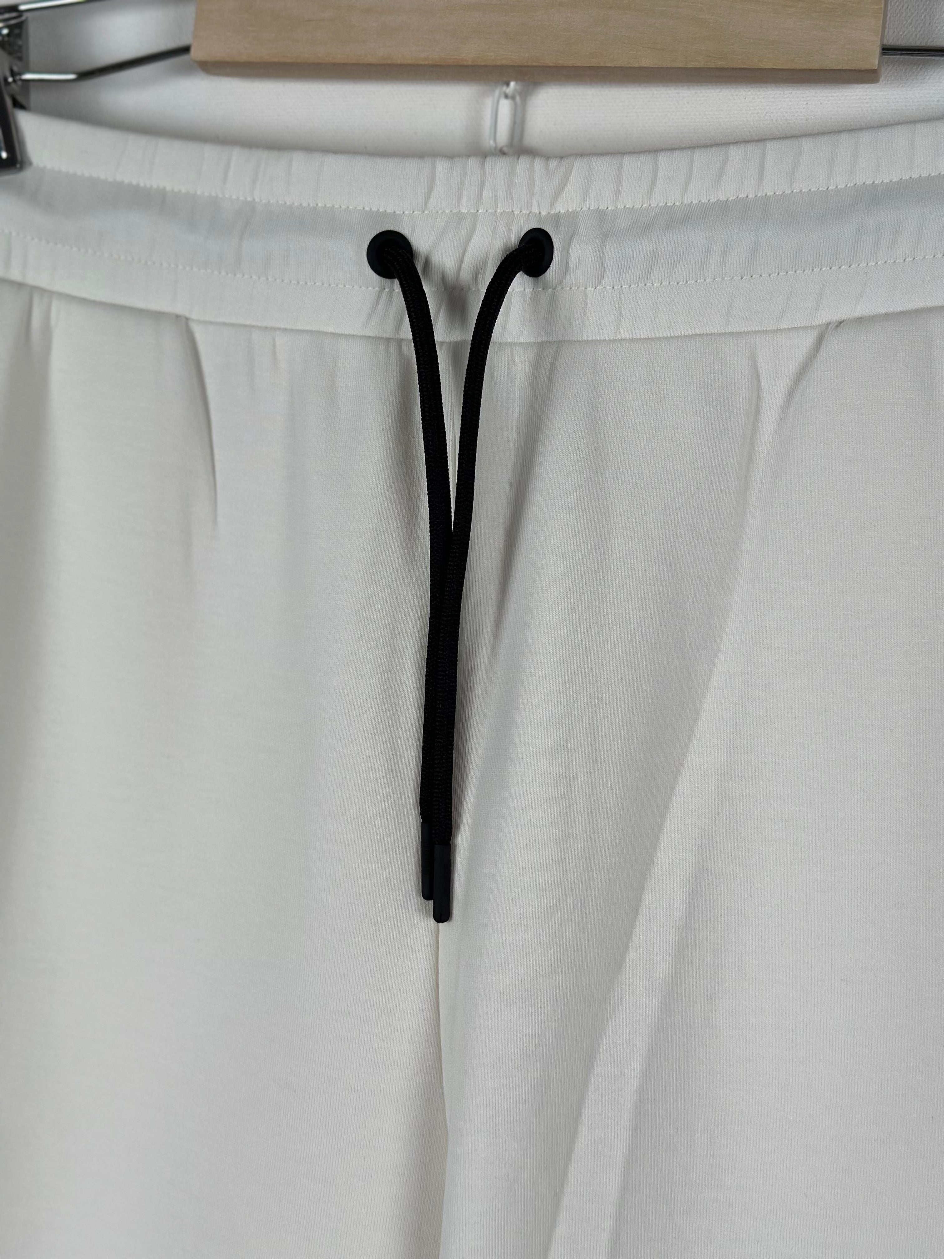 PUMA Comfort Fit -collegehousut – valkoinen