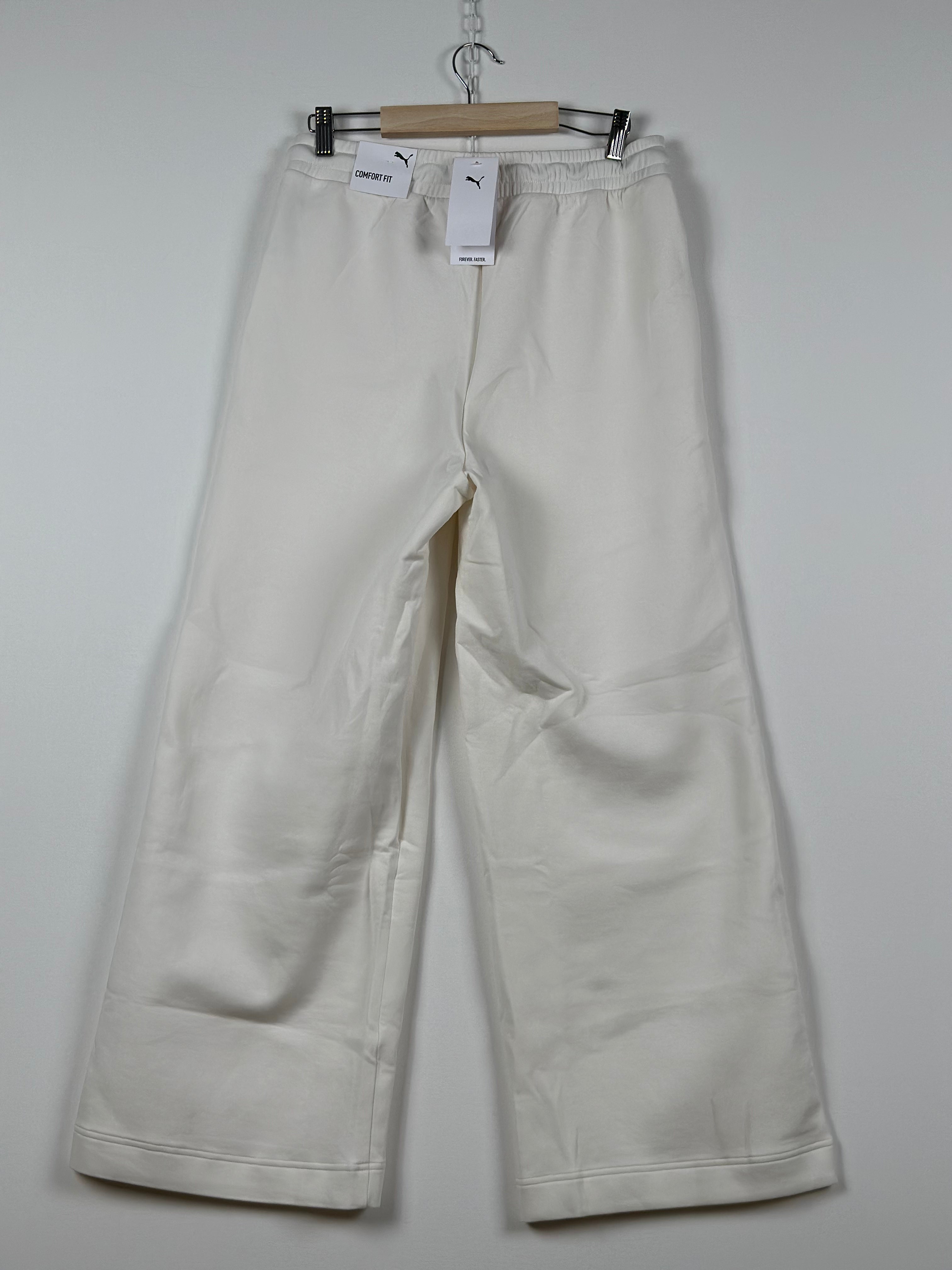 PUMA Comfort Fit -collegehousut – valkoinen