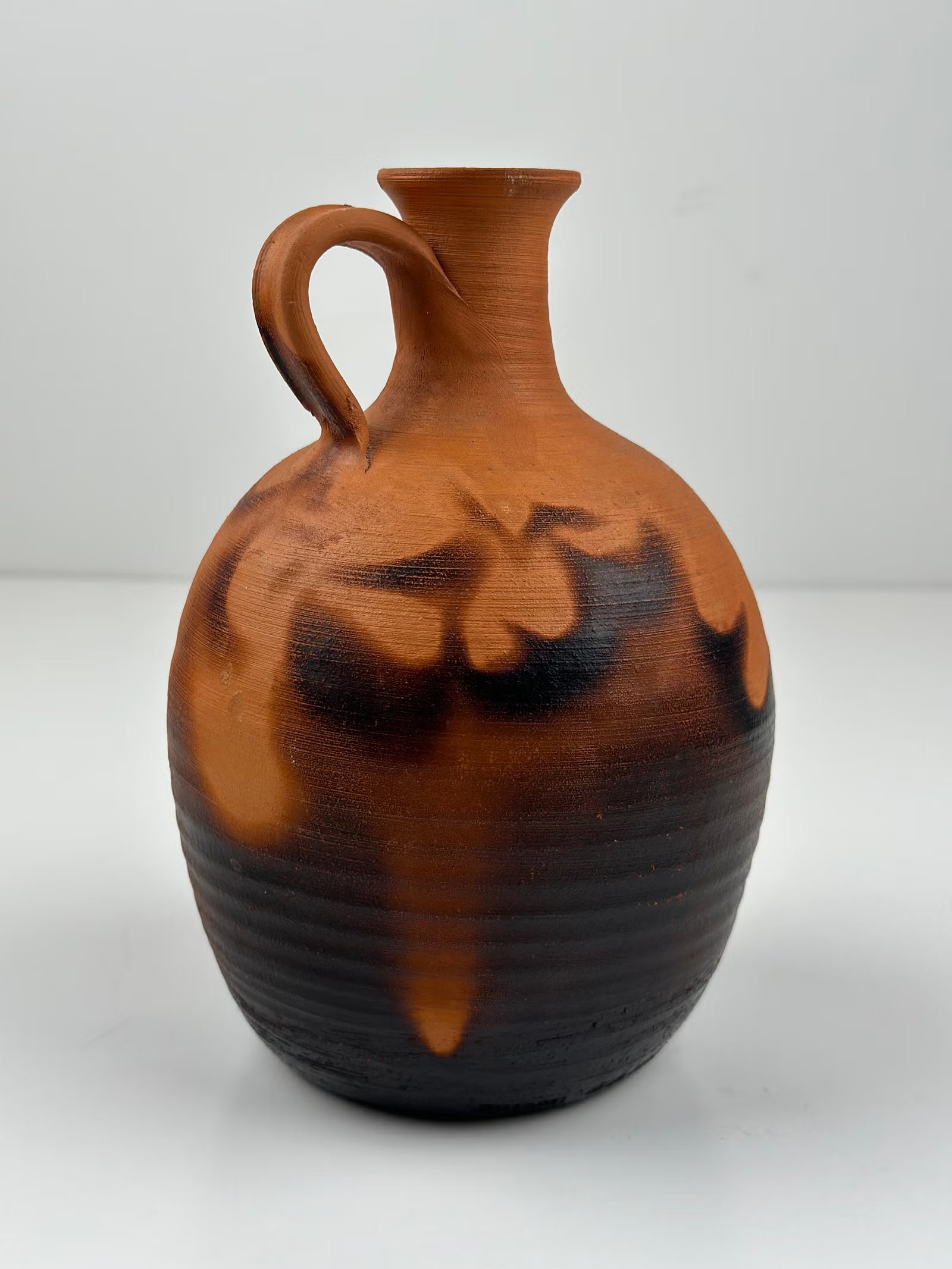 Erja Koskela – savupoltettu kannu